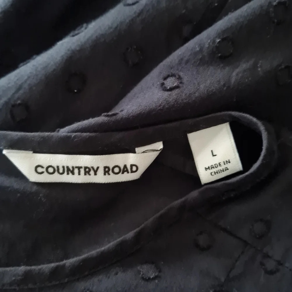 Women's size L 'COUNTRY ROAD' Gorgeous black frill sleeve cotton top - AS NEW - Picture 6 of 7